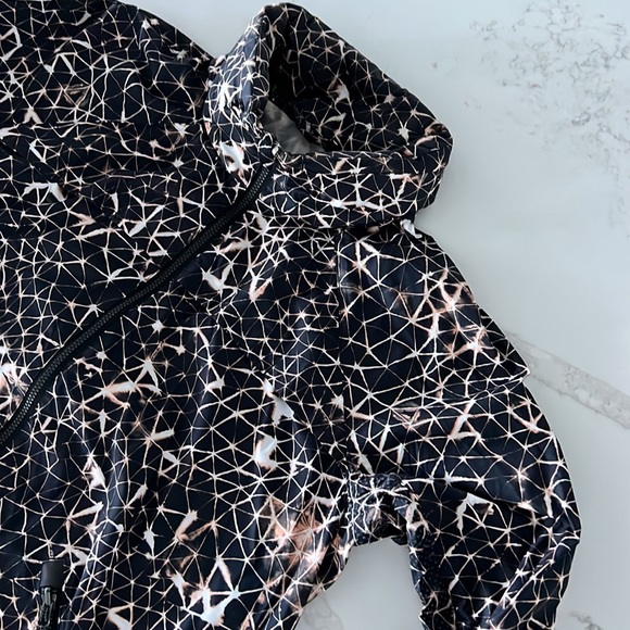 Lululemon Running Jacket - Picture 3 of 5